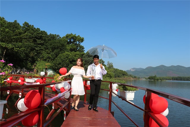 Phóng sự: Yên Trung mênh mang tình hồ