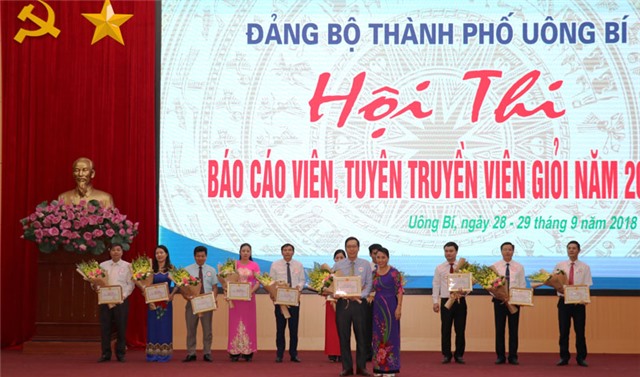 Trao hai giải Nhất tại Hội thi báo cáo viên, tuyên truyền viên giỏi năm 2018