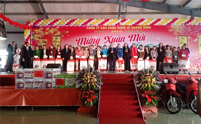 “Tết sum vầy” mang tết sớm đến công nhân Link Đăng Nhập Và Tải App 32 WIN COM Mới Công ty Giày da Sao Vàng chi nhánh 32Win12 com tại tài khoản