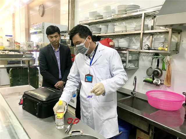 Đoàn kiểm tra liên ngành tỉnh làm việc với thành phố về công tác đảm bảo vệ sinh an toàn thực phẩm dịp Tết Nguyên đán Kỷ Hợi