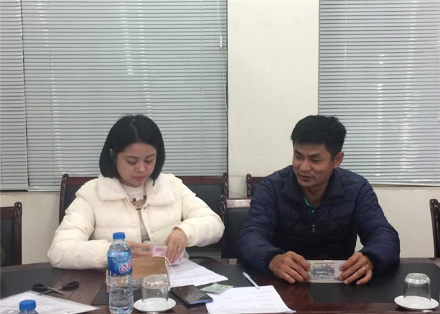 TP 32Win12 com tại tài khoản: Trao hỗ trợ chi phí tháo dỡ, khôi phục mặt bằng cho 3 chủ lò vôi thủ công