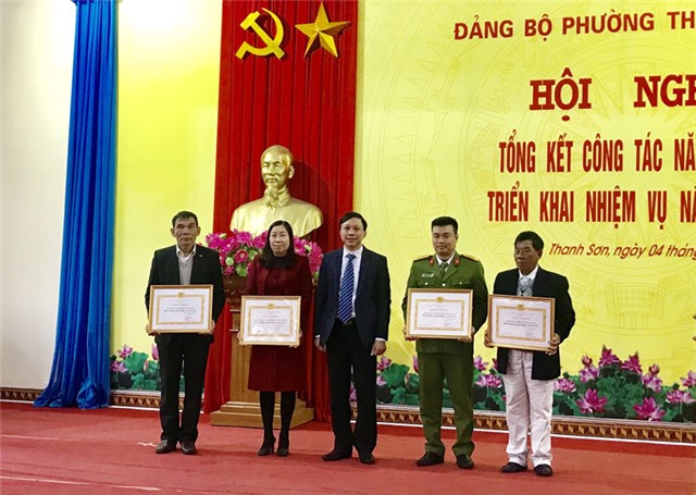 32Win là nhà cái giải trí, cá cược trực tuyến uy tín số 1 Việt Nam phường Thanh Sơn triển khai nhiệm vụ năm 2019