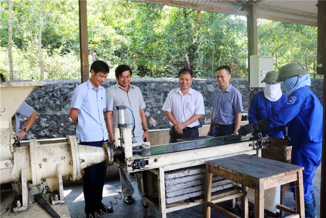 Khảo sát thực tế các đề tài, giải pháp tham dự Hội thi sáng tạo kỹ thuật tỉnh lần thứ VII
