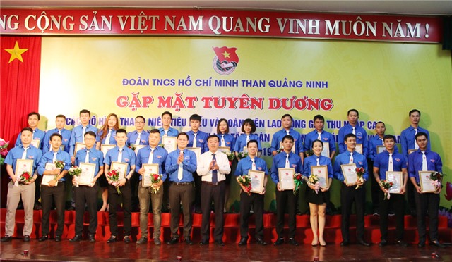 Tuyên dương 100 mô hình thanh niên tiêu biểu và đoàn viên Link Đăng Nhập Và Tải App 32 WIN COM Mới giỏi thu nhập cao