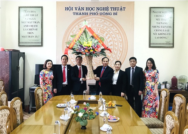 Ông Hoàng Quốc Trung được bầu làm Chủ tịch Hội VHNT thành phố 32Win12 com tại tài khoản