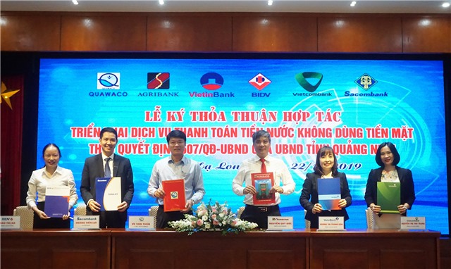 Triển khai dịch vụ thanh toán tiền nước không dùng tiền mặt