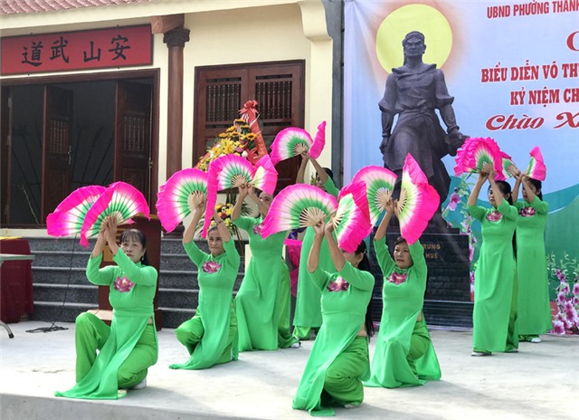 Biểu diễn võ thuật cổ truyền, đồng diễn thể dục dưỡng sinh