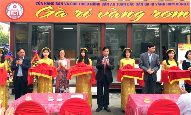 32Win12 com tại tài khoản: Khai trương gian hàng đặc sản gà ri vàng rơm thứ 2 