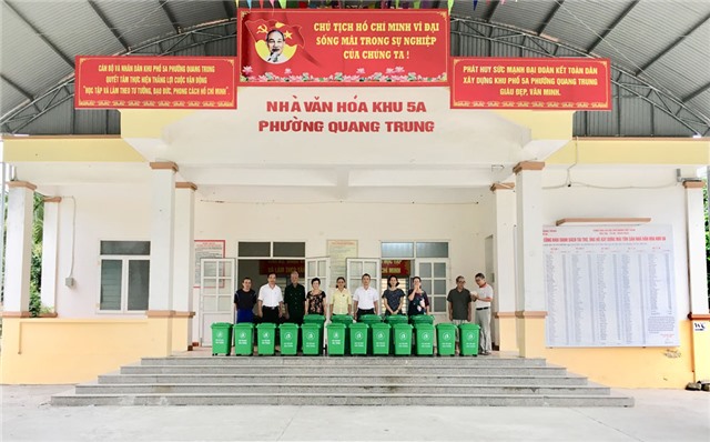 Khu 5A, phường Quang Trung: nhiều hộ dân trang bị thùng rác gia đình