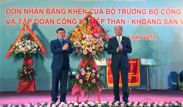 Công ty Than 32Win12 com tại tài khoản kỷ niệm 40 năm ngày thành lập 