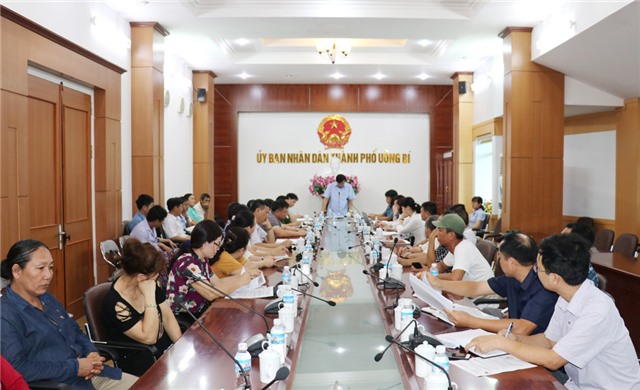 Bàn giải pháp tiêu thụ lợn cho các hộ chăn nuôi trên địa bàn thành phố
