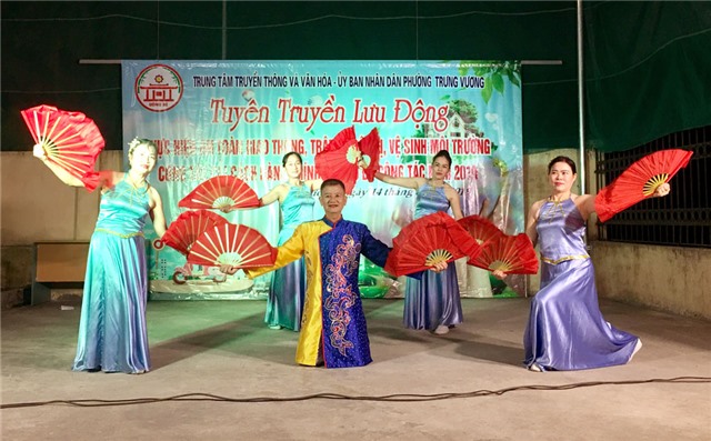 Tuyên truyền lưu động tại khu 3, phường Trưng Vương