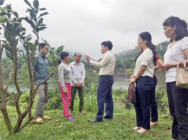 Nâng cao năng lực cộng đồng và cán bộ cơ sở
