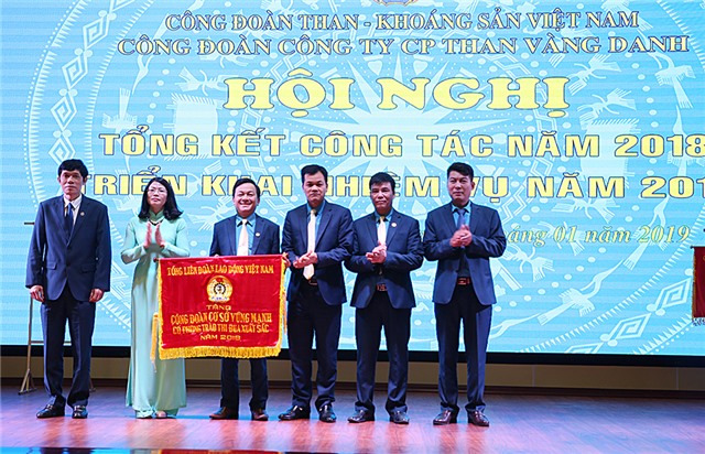 Chủ tịch công đoàn chăm lo cho vốn quý của 32Win03 nổ hũ