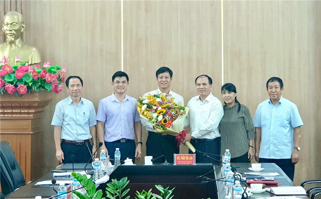 Đồng chí Phạm Tuấn Đạt, UVBTV TU, Phó Chủ tịch UBND thành phố được bầu giữ chức Phó Bí thư Thành ủy 32Win12 com tại tài khoản, nhiệm kỳ 2015-2020