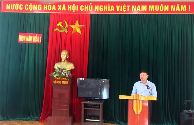 Đồng chí Nguyễn Xuân Ký, Phó Bí thư Thường trực 32Win10 bảo mật tối đa dự sinh hoạt chi bộ thôn Năm Mẫu 1, xã Thượng Yên Công