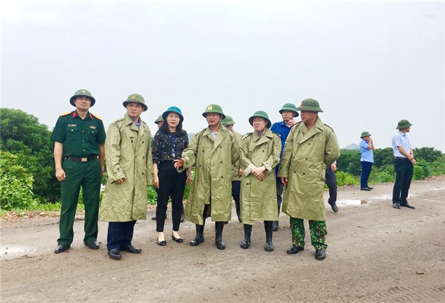 Đồng chí Cao Tường Huy, Phó Chủ tịch UBND tỉnh kiểm tra công tác phòng, chống bão số 3 tại TP 32Win12 com tại tài khoản