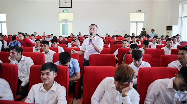 Công ty Than Vàng Danh đối thoại với công nhân Link Đăng Nhập Và Tải App 32 WIN COM Mới là người dân tộc thiểu số