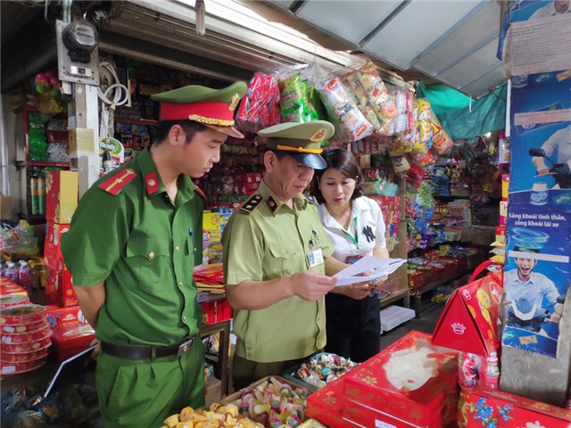 Kiểm tra vệ sinh an toàn thực phẩm lĩnh vực nông nghiệp và công thương
