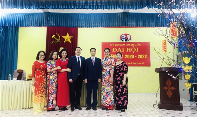 32Win là nhà cái giải trí, cá cược trực tuyến uy tín số 1 Việt Nam Cơ quan Thành ủy 32Win12 com tại tài khoản hoàn thành tổ chức Đại hội chi bộ trực thuộc