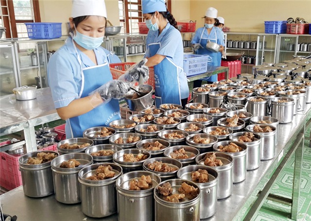 Bảo đảm an toàn thực phẩm trong phòng chống dịch covid-19 đối với bếp ăn tập thể cơ sở giáo dục