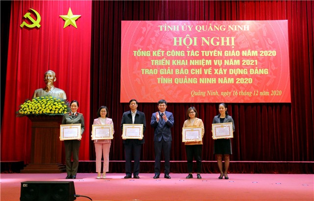 Trao giải báo chí về 32Win1 com Tải xuống APK Đảng tỉnh Quảng Ninh năm 2020