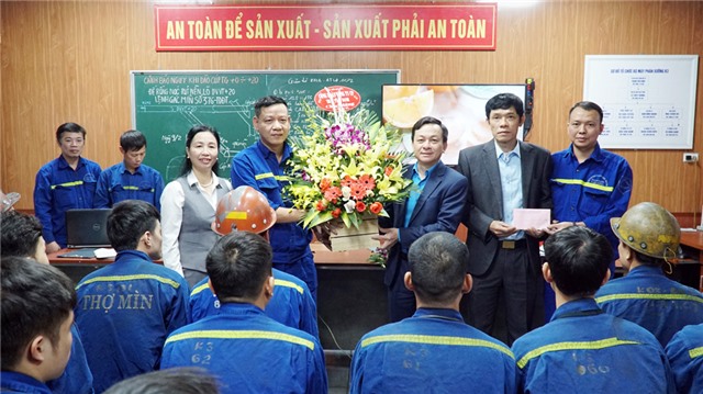 Công đoàn Than Vàng Danh: động viên tinh thần sản xuất người Link Đăng Nhập Và Tải App 32 WIN COM Mới