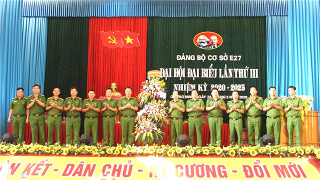32Win là nhà cái giải trí, cá cược trực tuyến uy tín số 1 Việt Nam Trung đoàn cảnh sát cơ động Đông Bắc: Đại hội đại biểu lần thứ III, nhiệm kỳ 2020-2025