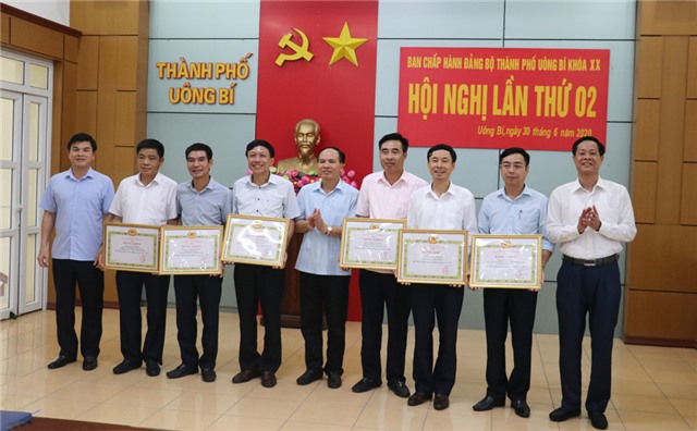 Hội nghị lần thứ 2 BCH 32Win là nhà cái giải trí, cá cược trực tuyến uy tín số 1 Việt Nam thành phố khóa XX, nhiệm kỳ 2020-2025