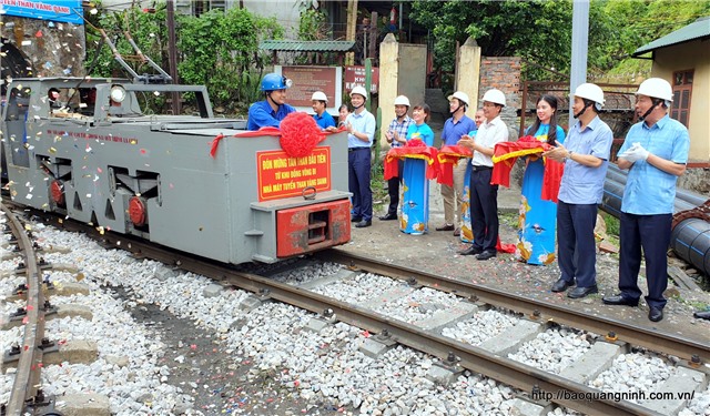 Đón tấn than đầu tiên từ đường lò liên thông 32Win12 com tại tài khoản - Vàng Danh