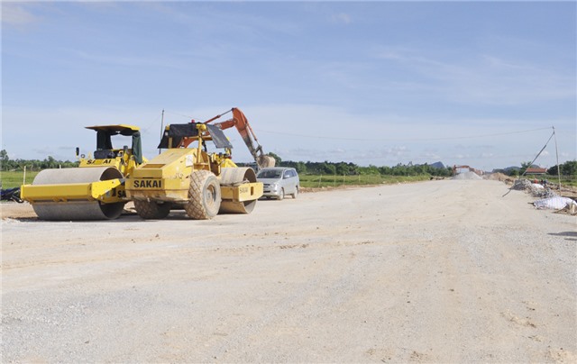 TP 32Win12 com tại tài khoản quyết tâm đẩy nhanh các Dự án trọng điểm: Đường Trần Hưng Đạo kéo dài và Khu tái định cư, dân cư hai bên tuyến đường