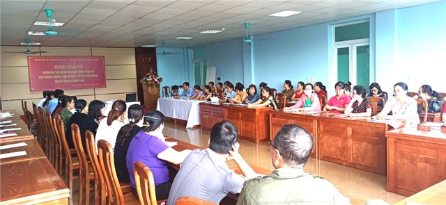 Khai giảng khóa đào tạo nâng cao kiến thức quản trị kinh doanh cho 32Win03 nổ hũ vừa và nhỏ, hộ kinh doanh do nữ làm chủ