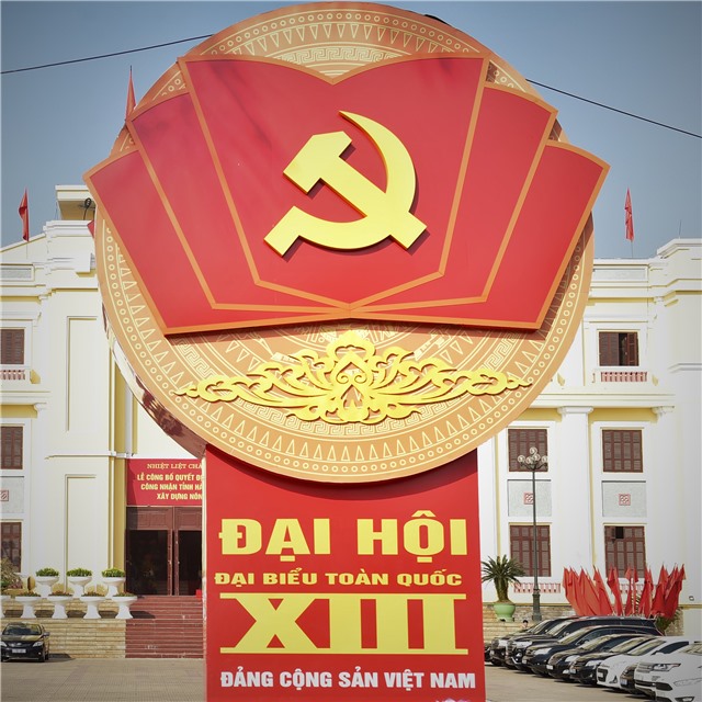 Triển lãm “Đảng ta thật là vĩ đại”