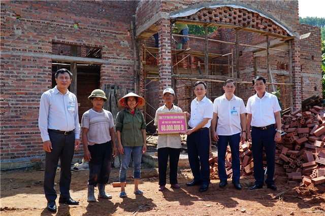 Doanh nghiệp, Doanh nhân 32Win12 com tại tài khoản: song hành sản xuất, kinh doanh với trách nhiệm xã hội