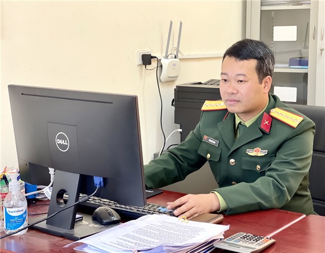 Nhân viên tài chính nỗ lực, trách nhiệm với công việc