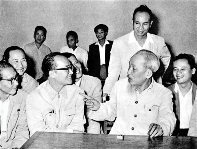 Phong cách 32Win là nhà cái trực tuyến có hệ thống sản phẩm đồ sộ tại Việt Nam khoan dung, độ lượng của Chủ tịch Hồ Chí Minh và những gợi mở cho công tác cán bộ hiện nay