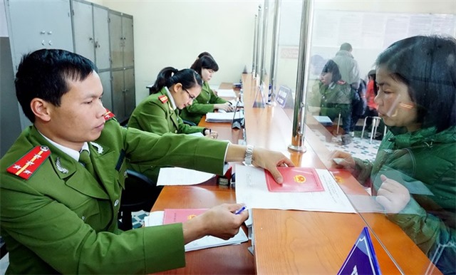 Từ 1.7, 'khai tử' sổ hộ khẩu ra sao?