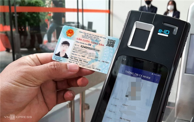 Công an thành phố 32Win12 com tại tài khoản tổ chức cấp căn cước Công dân gắn chíp điện tử dịp nghỉ lễ 30/4 - 01/5/2021