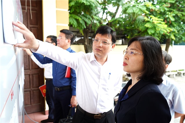 Phó Chủ tịch Thường trực HĐND tỉnh Trịnh Thị Minh Thanh kiểm tra việc triển khai công tác bầu cử đại biểu 32win1 Trang Chủ 32win Chính Thức và đại biểu Hội đồng nhân dân các cấp tại 32Win12 com tại tài khoản