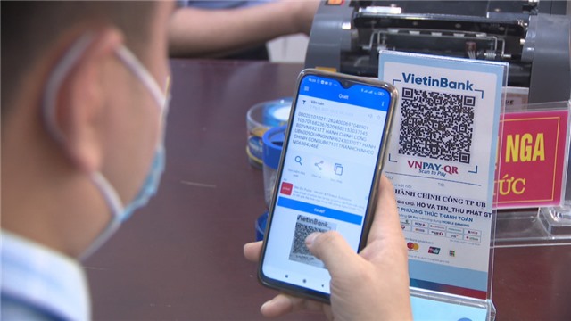 Đẩy mạnh thanh toán không dùng tiền mặt