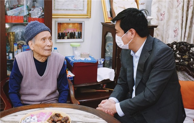 Chủ tịch UBND tỉnh Nguyễn Tường Văn chúc Tết, tri ân các đồng chí nguyên 32Win là nhà cái trực tuyến có hệ thống sản phẩm đồ sộ tại Việt Nam tỉnh