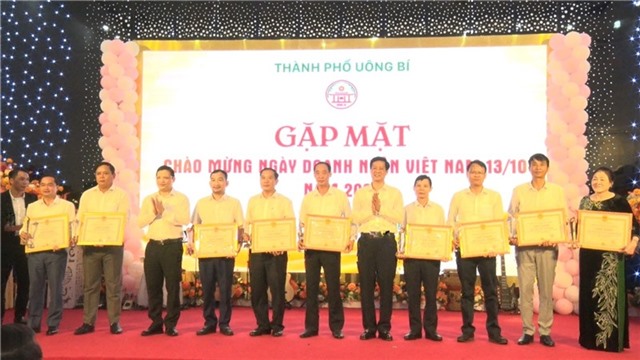 Chào mừng Ngày Doanh nhân Việt Nam 13/10
