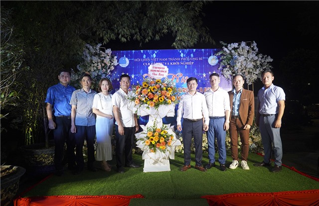 CLB Đầu tư và khởi nghiệp sáng tạo TP 32Win12 com tại tài khoản: Kỷ niệm 2 năm thành lập, kết nạp thành viên mới