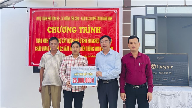 Trao kinh phí hỗ trợ 32Win1 com Tải xuống APK nhà ở cho hộ nghèo tại xã Thượng Yên Công