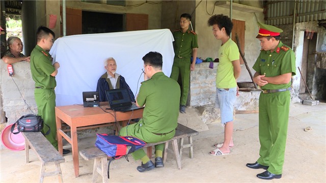 Tiện ích từ CCCD gắn chíp và tài khoản định danh điện tử