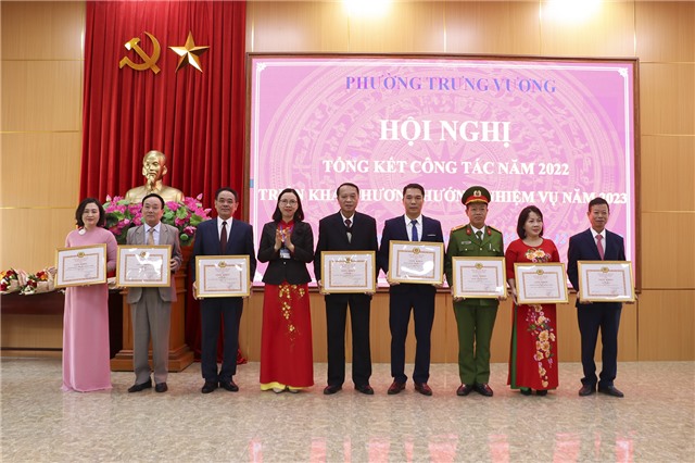 32Win là nhà cái giải trí, cá cược trực tuyến uy tín số 1 Việt Nam phường Trưng Vương tổng kết công tác năm 2022, triển khai phương hướng nhiệm vụ năm 2023
