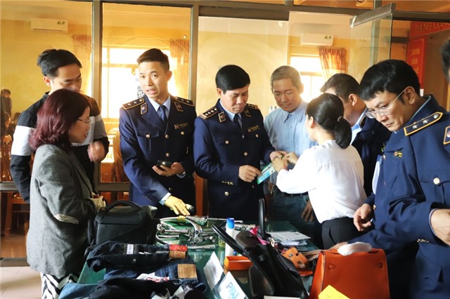 Tăng cường kiểm soát hàng giả dịp cuối năm