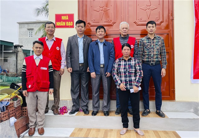 Bàn giao Nhà nhân đạo tại phường Phương Nam