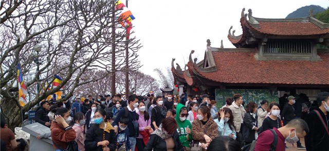 Du lịch - những “cánh én” báo tin vui