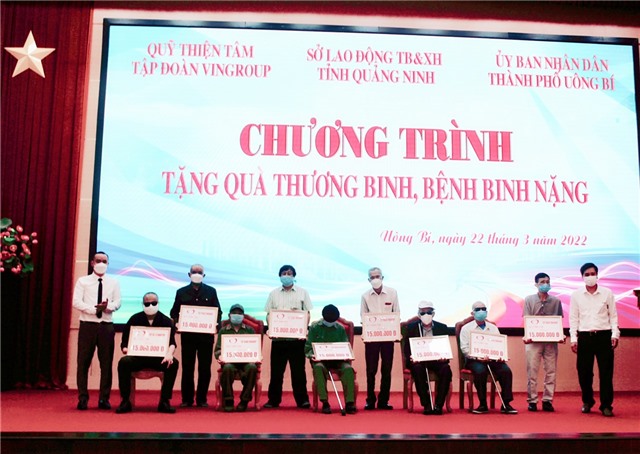 Quỹ Thiện Tâm Tập đoàn Vingroup, Sở Lao động, Thương binh & Xã hội và UBND TP 32Win12 com tại tài khoản: Tặng quà thương binh, bệnh binh nặng